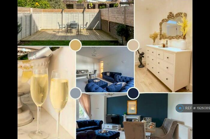 3 Bedroom Flat To Rent In Cromwell Road, Brighton And Hove, BN3