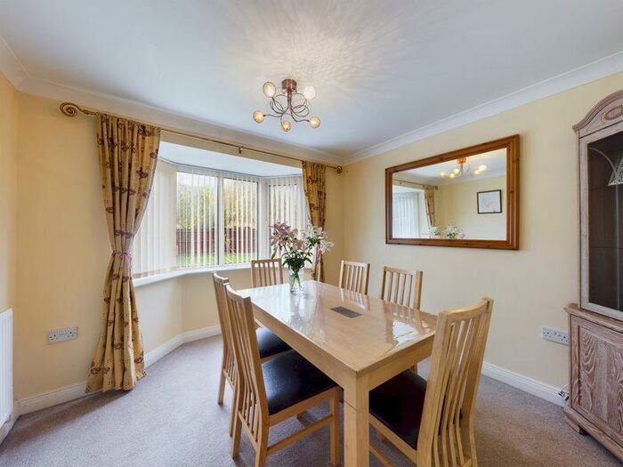 5 Bedroom Detached House For Sale In Callow Hill Way, Heatherton