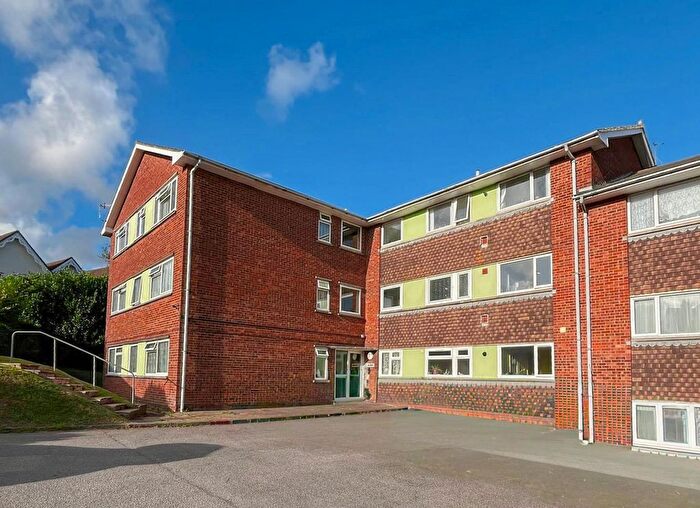 3 Bedroom Flat To Rent In Rectory Close, St. Leonards, TN38