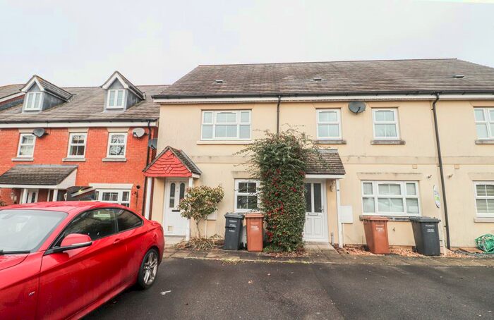 3 Bedroom End Of Terrace House To Rent In Colvin Close, Andover, SP10