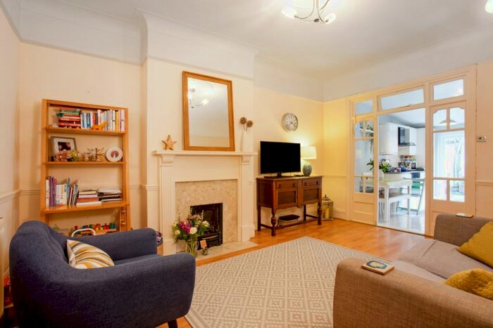 2 Bedroom Flat To Rent In Doyle Gardens London, NW10