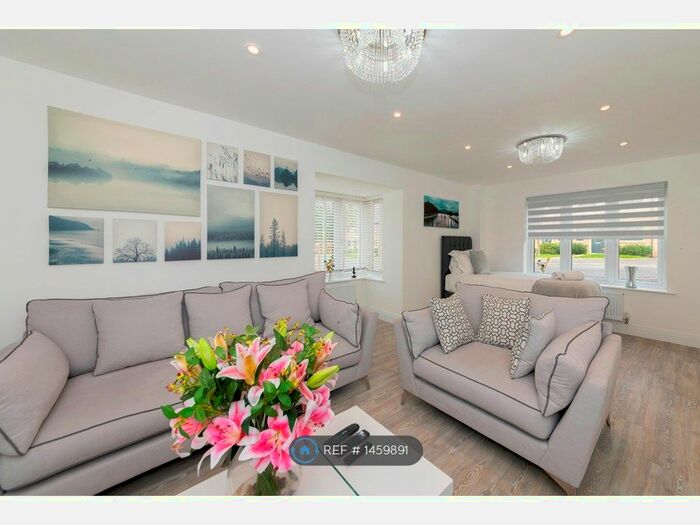 3 Bedroom Semi-Detached House To Rent In Johnstone Close, Bracknell, RG12