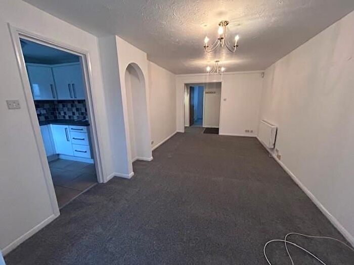 2 Bedroom Flat To Rent In Cooper Close, Greenhithe, DA9