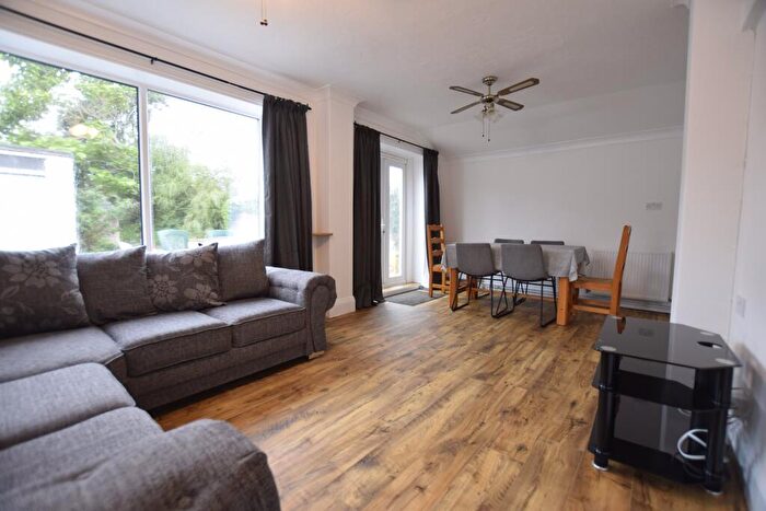 5 Bedroom House To Rent In Wallis Road, Bournemouth, BH10