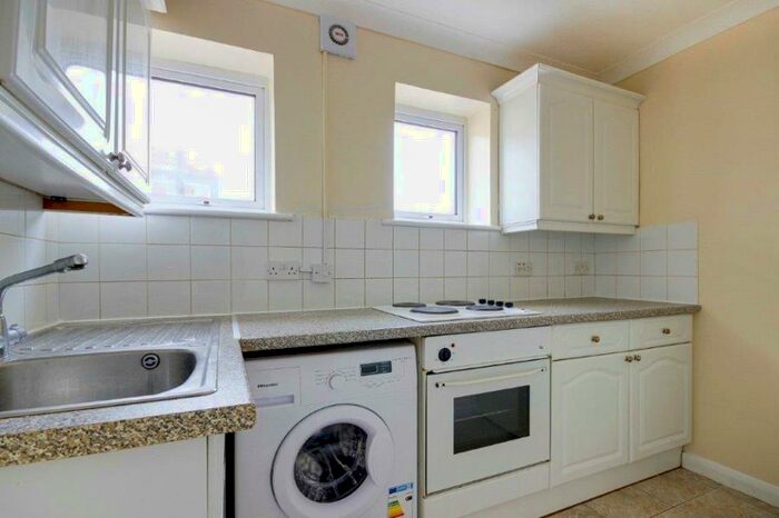 1 Bedroom Flat To Rent In Westly House, Edmonton, N9