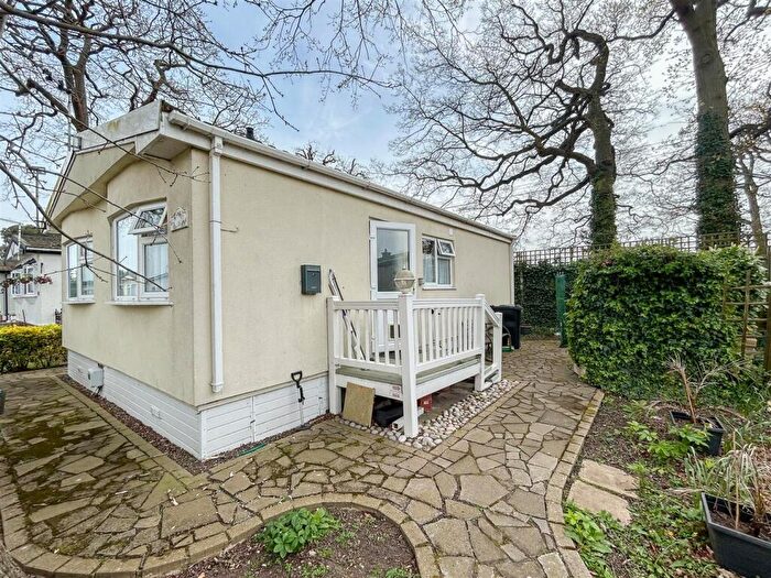 2 Bedroom Park Home For Sale In Sacketts Grove, Jaywick Lane, Clacton-on-Sea, CO16