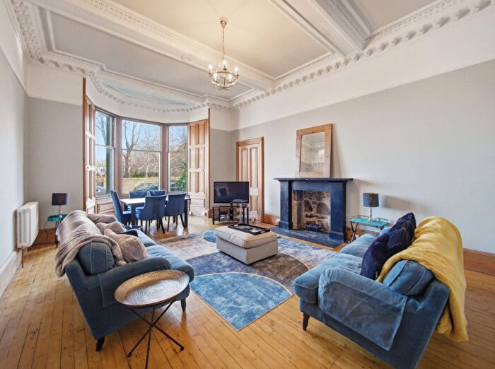 3 Bedroom Flat To Rent In Greenhill Place, Edinburgh, EH10