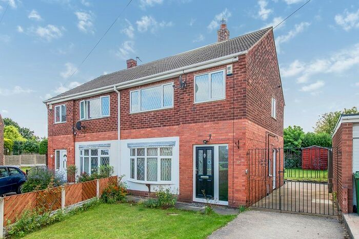 3 Bedroom Semi-Detached House To Rent In Frensham Drive, Townville, Castleford, West Yorkshire, WF10