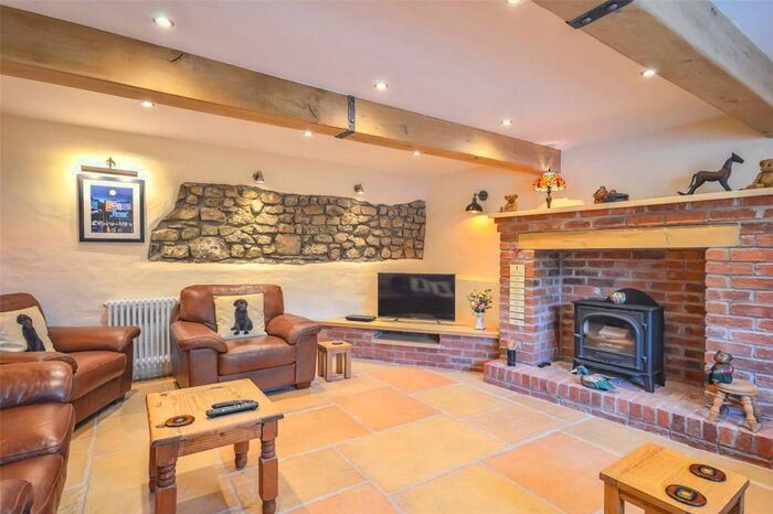 2 Bedroom Bungalow For Sale In Llanteg, Narberth, Pembrokeshire, SA67