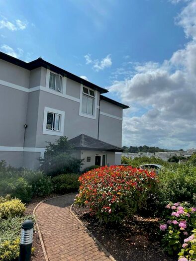 1 Bedroom Flat To Rent In Thurlow Road, Torquay, TQ1