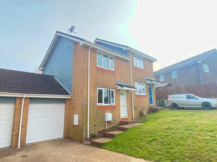 2 Bedroom Semi-Detached House To Rent In Kingslea Park, East Cowes, PO32