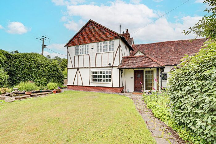 3 Bedroom Semi-Detached House For Sale In Apps Pond, Appspond Lane, Potters Crouch, AL2
