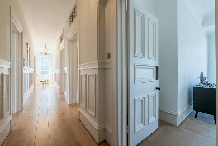5 Bedroom Flat To Rent In Earls Court Road, London, SW5