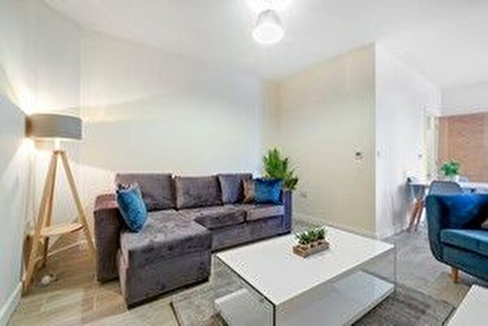 1 Bedroom Flat To Rent In Market Place, Wednesbury, WS10