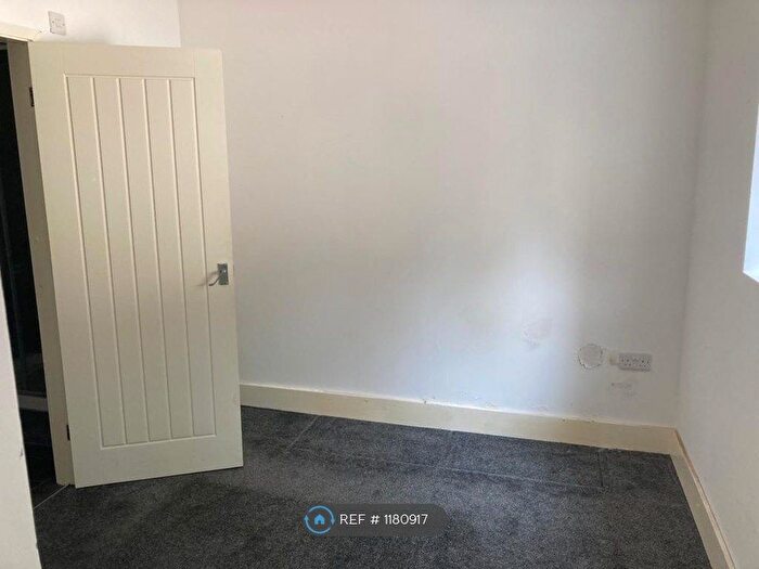 Studio To Rent In Lea Road, Wolverhampton, WV3