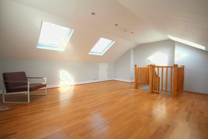 2 Bedroom Flat To Rent In Ardleigh Road, Islington, London, N1