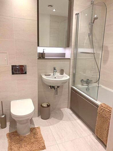 1 Bedroom Flat To Rent In Violet Road, London, E3