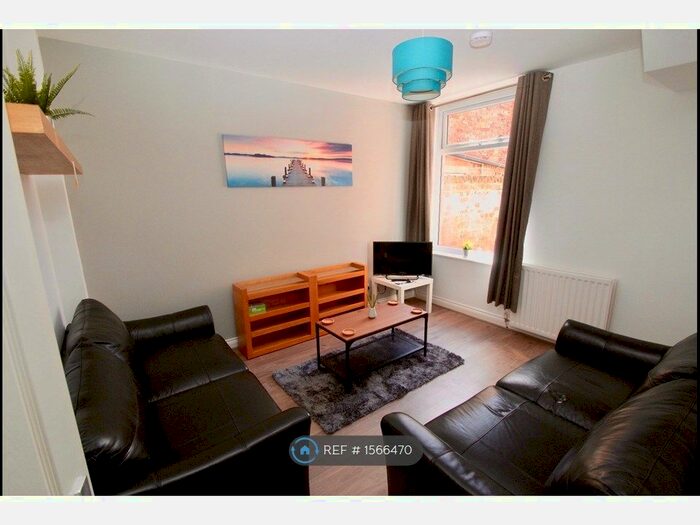 4 Bedroom Terraced House To Rent In Oxford Street, Middlesbrough, TS1