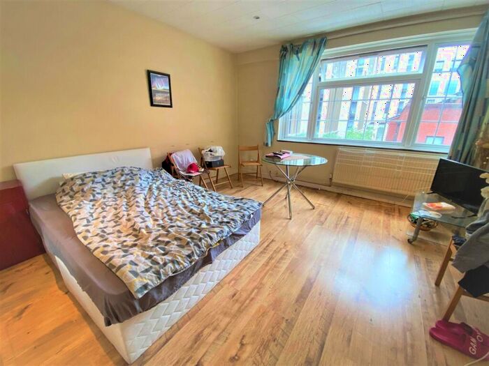 Studio To Rent In Station Road, Harrow, HA1