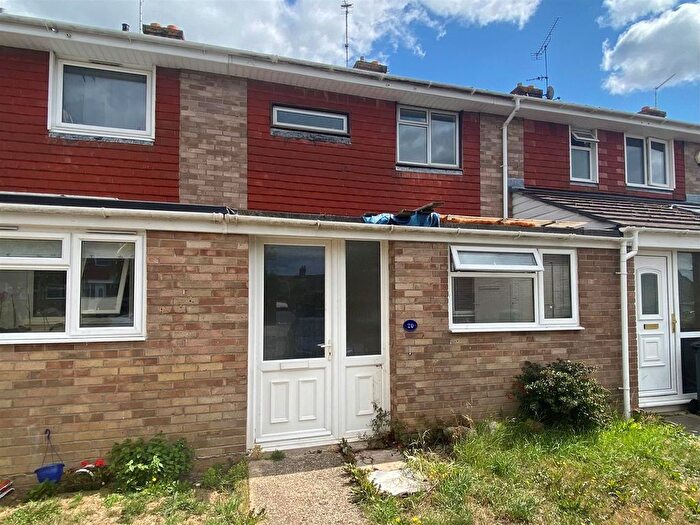 3 Bedroom Terraced House For Sale In Sandringham Road, Yeovil, BA21