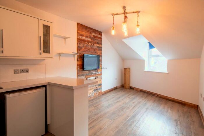 1 Bedroom Apartment To Rent In Chesterfield Road, Sheffield, S8