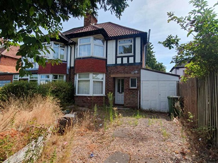 3 Bedroom Semi-Detached House For Sale In Marshall Lake Road, Shirley, Solihull, West Midlands, B90