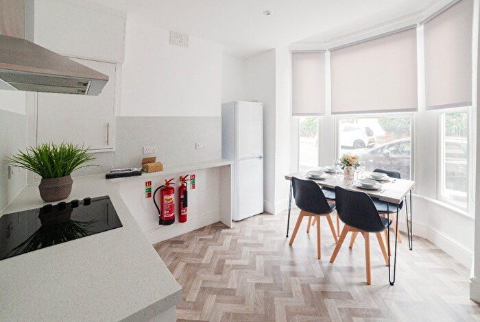 4 Bedroom Detached House To Rent In Hucknall Road, Nottingham, Nottinghamshire, NG5