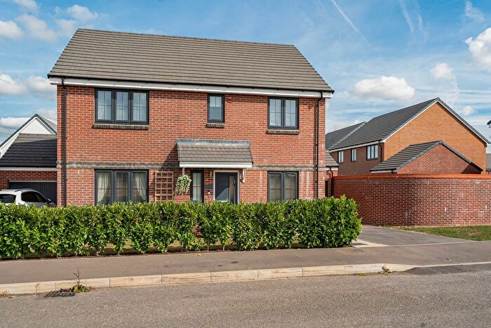 4 Bedroom Detached House For Sale In Tozer Way, Grove, Wantage, OX12