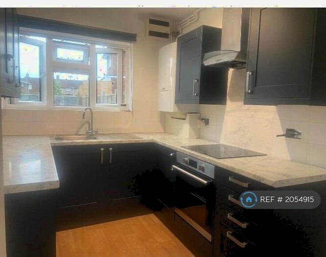 2 Bedroom Semi-Detached House To Rent In Cress Road, Slough, SL1