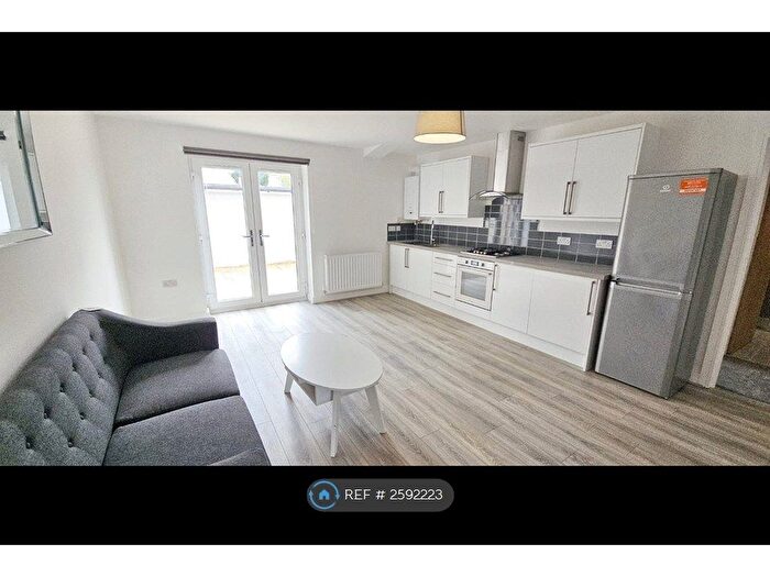 1 Bedroom Flat To Rent In Alexander Beau Court, Cardiff, CF14