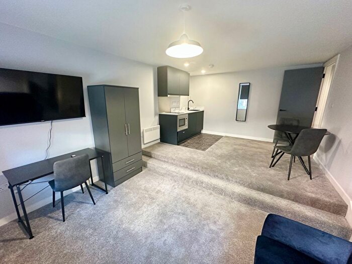 1 Bedroom Property To Rent In Silver Street, Wakefield, WF1