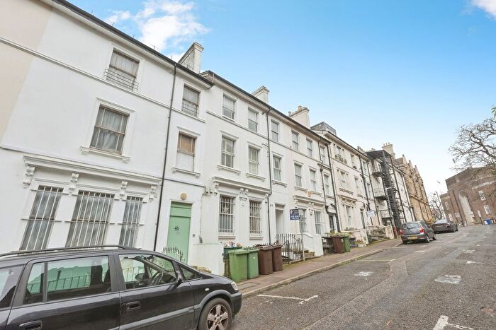 1 Bedroom Flat For Sale In Mount Pleasant Avenue, Tunbridge Wells, Kent, TN1