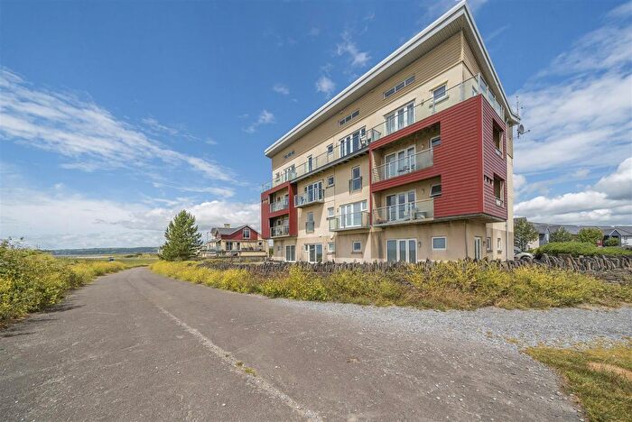2 Bedroom Flat For Sale In Bwlchygwynt, Llanelli, SA15