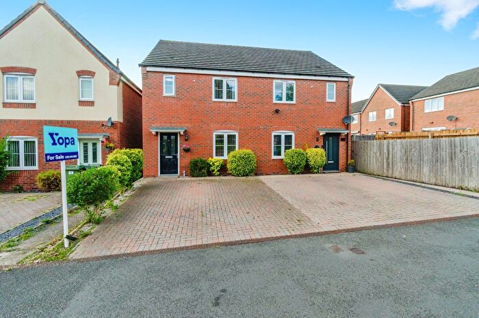 3 Bedroom Semi-Detached House For Sale In Castleview Road, Moxley, Bilston, WV14