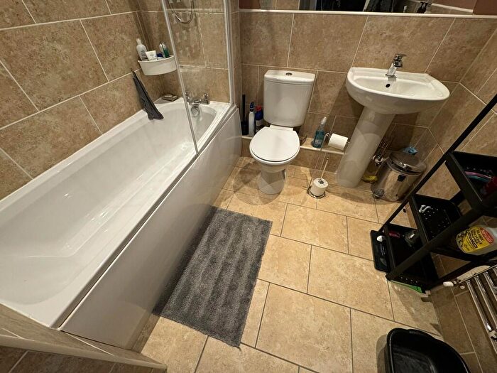 2 Bedroom Apartment To Rent In Clifton Park Clifton Manchester Greater Manchester, M27