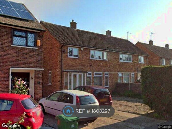 3 Bedroom Semi-Detached House To Rent In Harrow Road, Langley, SL3