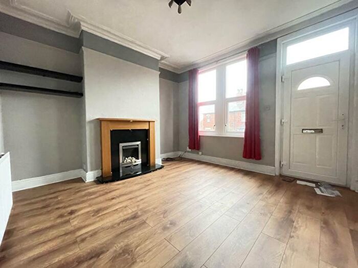 4 Bedroom Terraced House To Rent In Aston View, Leeds, LS13