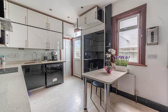 5 Bedroom Semi-Detached House To Rent In Durham Road, North Harrow, Harrow, HA1