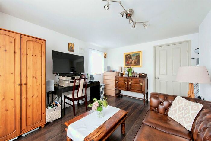 2 Bedroom Flat For Sale In Perkin Close, Hounslow, TW3
