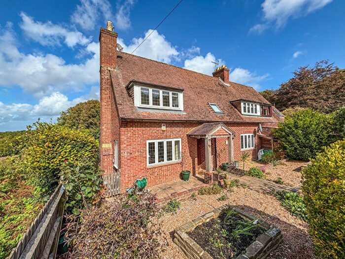 4 Bedroom Semi-detached House For Sale In Whatlington, Battle, TN33