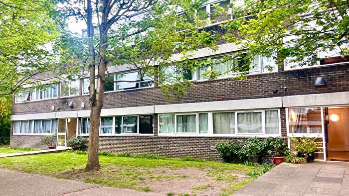 2 Bedroom Flat To Rent In Chessington Road, Ewell, Epsom, KT17