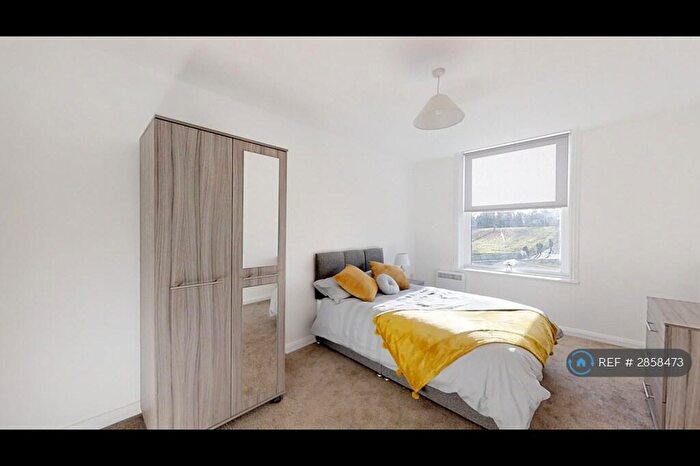 2 Bedroom Flat To Rent In New Road Avenue, Chatham, ME4