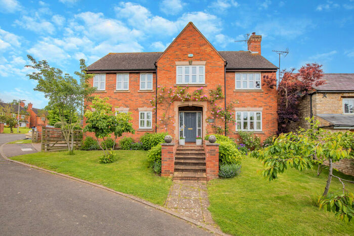 4 Bedroom Detached House For Sale In Stable Close Finmere Buckingham, Buckinghamshire, MK18