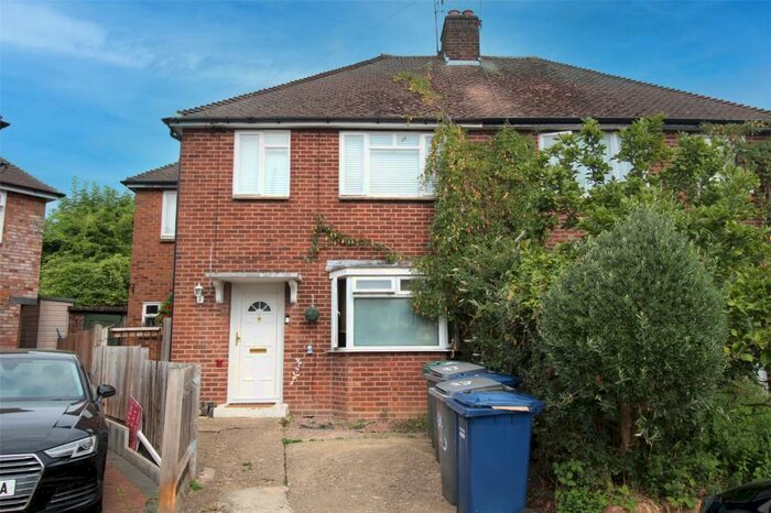 2 Bedroom Maisonette To Rent In Fordham Close, New Barnet, EN4