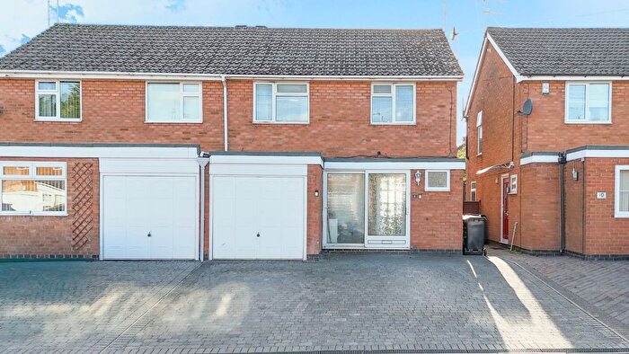 3 Bedroom Semi Detached House For Sale In Alice Close, Bedworth, Warwickshire, CV12