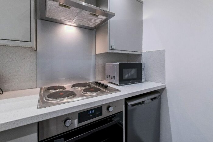 1 Bedroom Flat To Rent In Thornwood Avenue, West End, Glasgow, G11