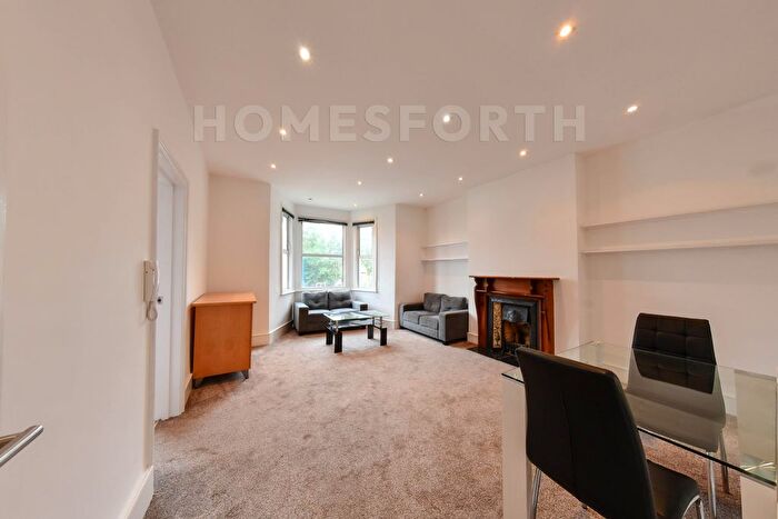 2 Bedroom Flat To Rent In Cricklewood Lane, Cricklewood, NW2