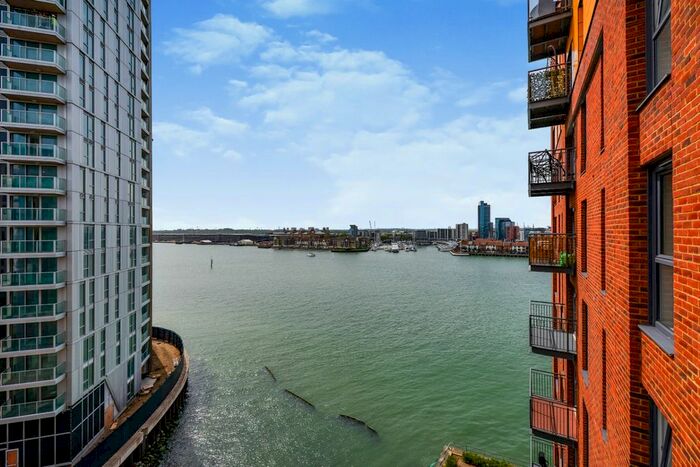 2 Bedroom Flat To Rent In Azera, Centenary Quay, Southampton, Hampshire, SO19
