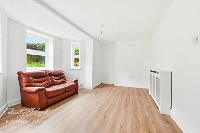 2 Bedroom Apartment For Sale In Gilmore Road, London, SE13