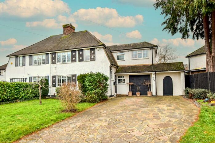 4 Bedroom Semi-Detached House To Rent In The Parkway, Iver, SL0